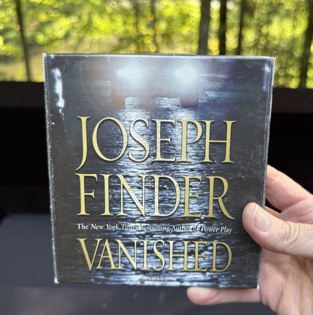 Vanished - Audio 9 CD By Finder, Joseph , Read by Holter Graham- Excellent B4